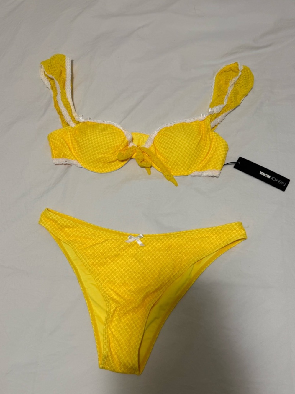 Fashion Nova Yellow Size XL Garment Tag